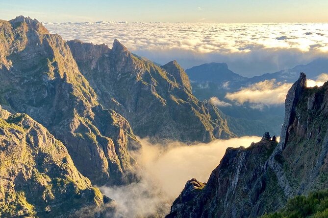 Sunrise Transfer To Pico Do Arieiro, Hike To Pico Ruivo & Return From Teixeira - The Walk from Pico do Arieiro Toward Pico Ruivo: What You’re Really Signing Up For