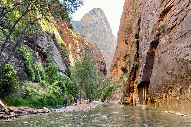The Narrows: Zion National Park Private Guided Hike - From Springdale to the Temple of Sinawava: setting the day’s pace