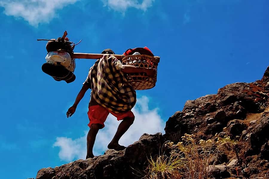 trekking mount rinjani summit join in group tour - Guides and Porters: The Human Side of Rinjani