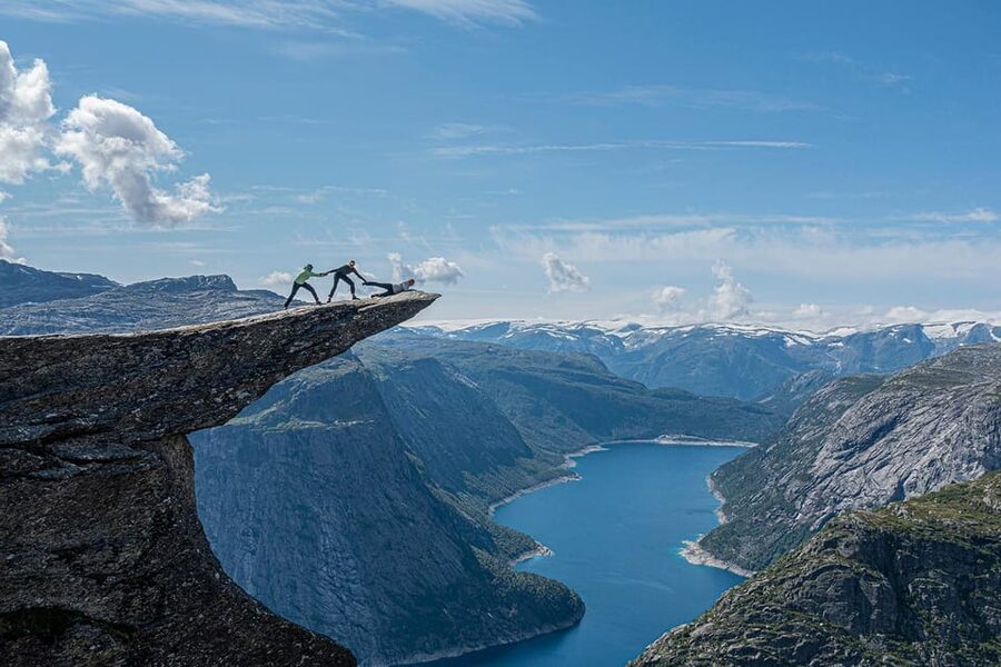Trolltunga: Trolltunga Summer Hike - The point of Trolltunga: that 700-meter moment