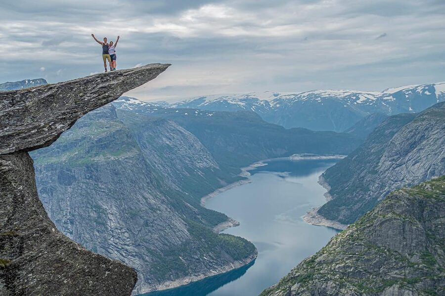Trolltunga: Trolltunga Summer Hike - The hike rhythm: uphill start, viewpoint stops, and snack breaks