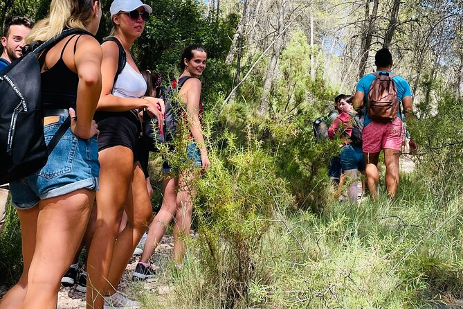 Valencia–Montanejos: Hiking/Raft/Kayak or Salto de la Novia - Stop 1: Sendero Familiar, Plus Your First Lake-Water Reset