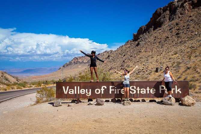 Valley of Fire Guided Hiking Tour and Mojave Desert Adventure - The drive back, plus local craft beer and the Vegas sign