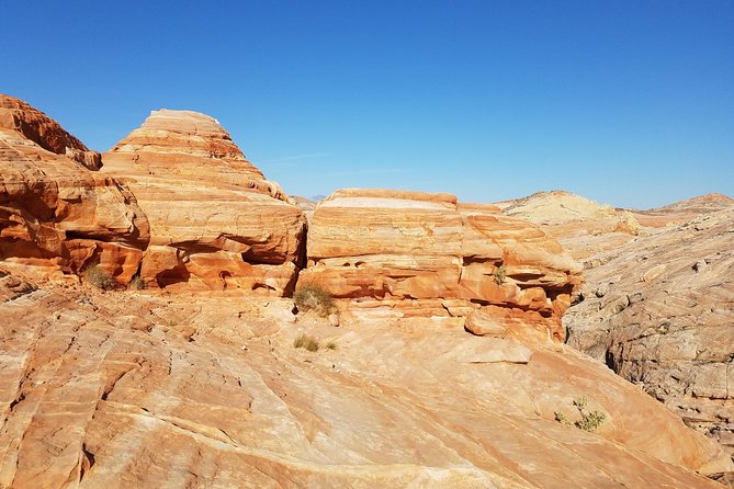 Valley of Fire Guided Hiking Tour From Las Vegas - Valley of Fire State Park: sandstone color, ancient time, and visitor-center setup