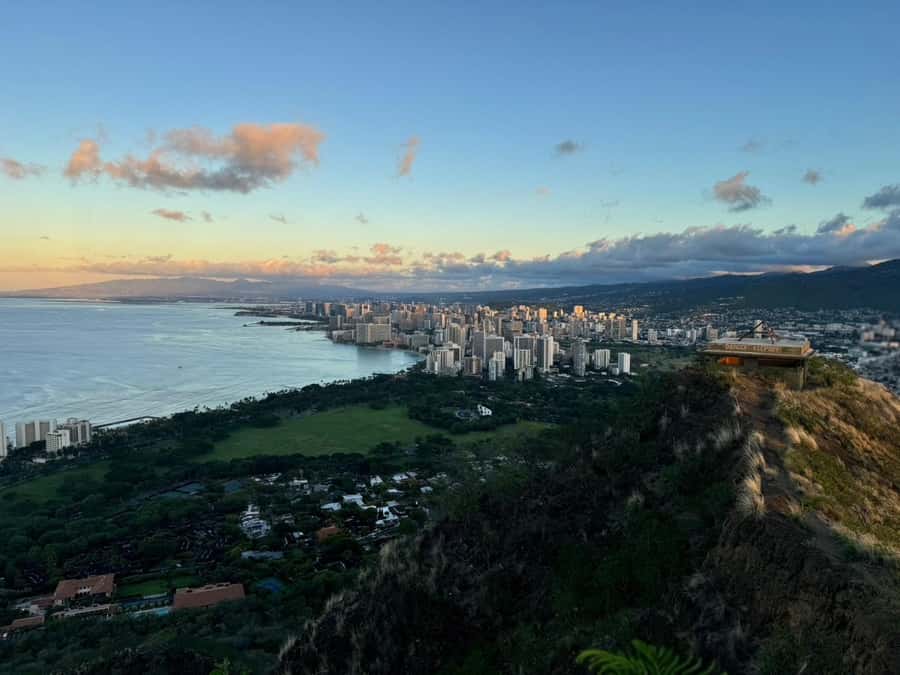 Waikiki: Diamond Head Hiking/ Hiking Starts at 7:00am. - The bus ride routine: how to use those 10 minutes