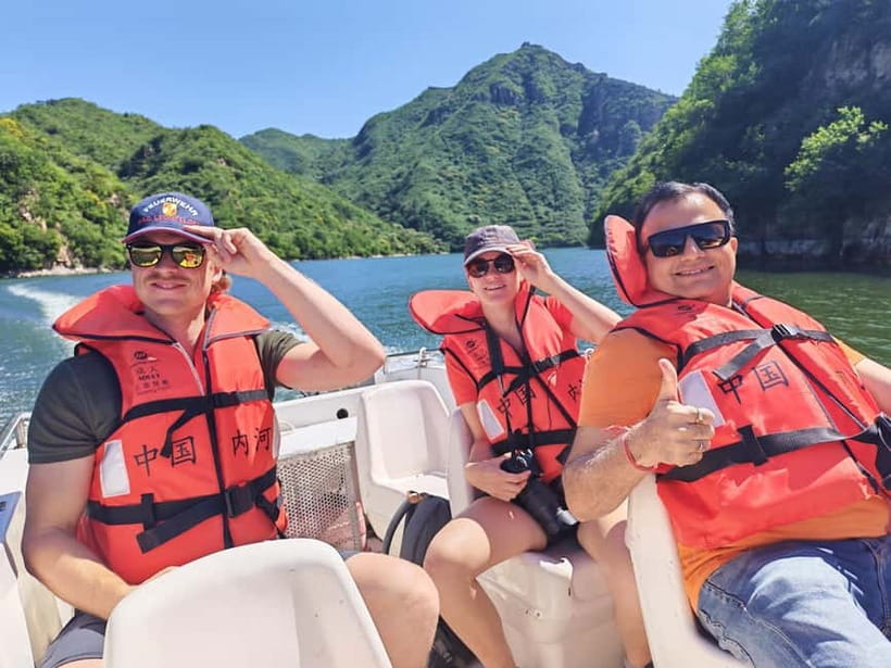 Water-Great Wall Odyssey: Hike & Cruise One Day Tour - Your 5 hours at Huanghuacheng: hiking with space to choose your pace