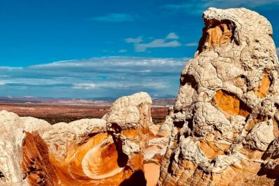 White Pocket Morning Off-Road Guided Hike Activity (Small Group) - Small Group Size: 4 to 10 People Means Less Waiting