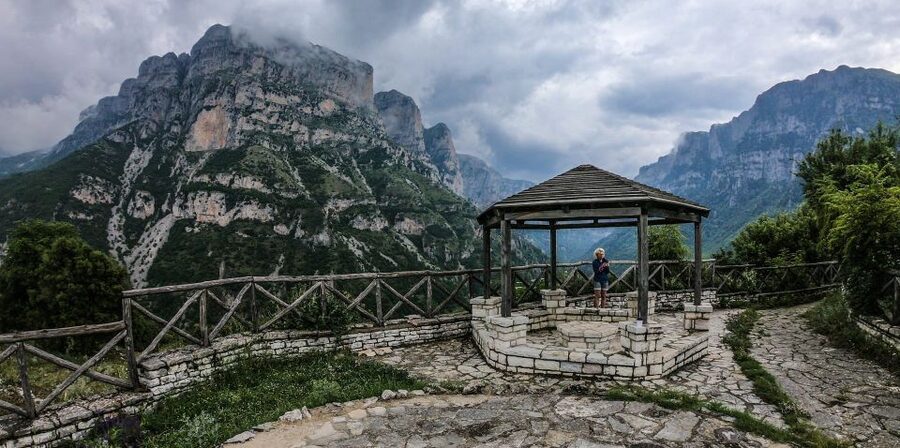 Zagori: Vikos Gorge full-day guided hike - The traditional Greek picnic: fuel that feels like part of the day