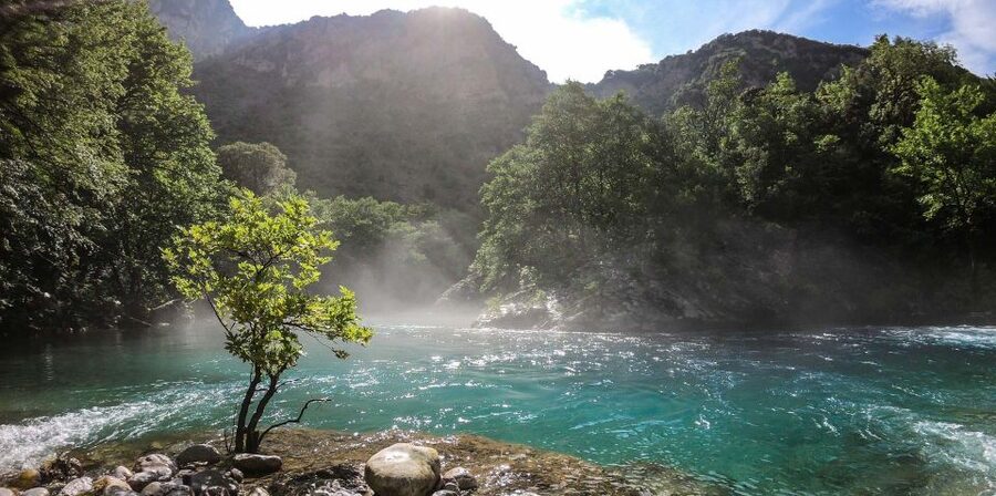 Zagori: Vikos Gorge full-day guided hike - Through the steepest canyon sections: walking with a story